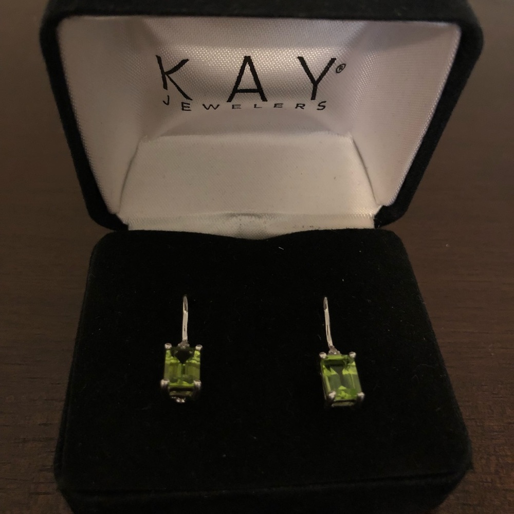 Kay Jewelers Peridot earring set